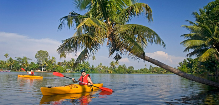 Baymaas Lakehouse Kochi - Kayaking